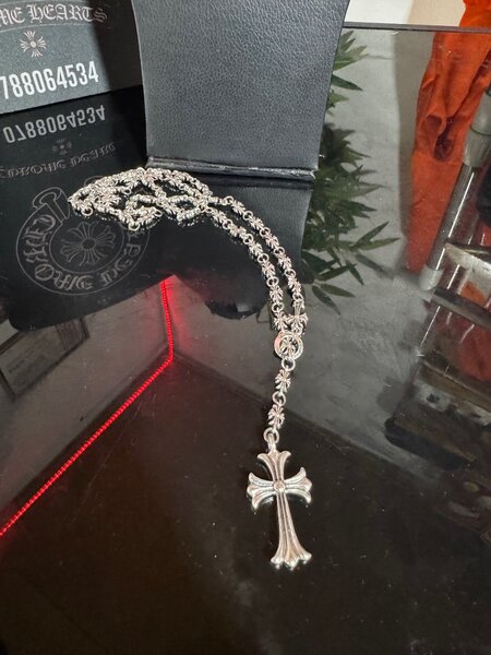 Collier croix en argent