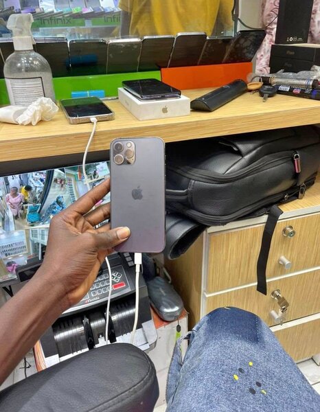 iPhone 12 Pro max 128 GB