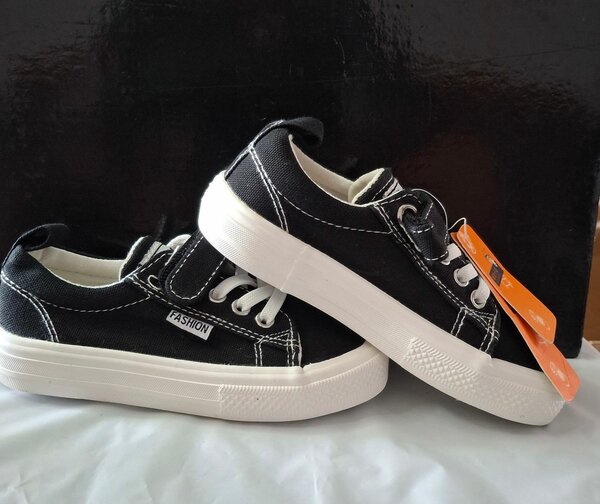 Baskets noir classique