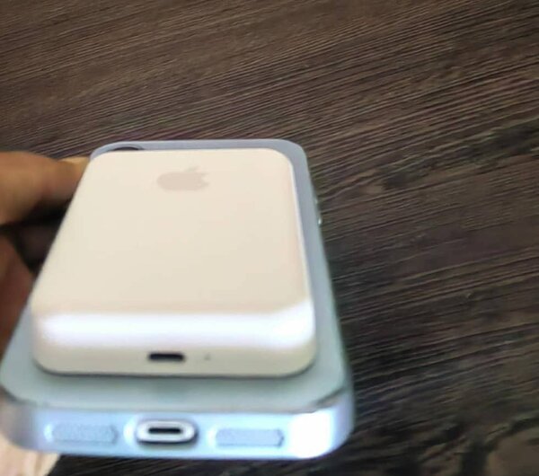 Apple Magsafe battery packs 5000mah