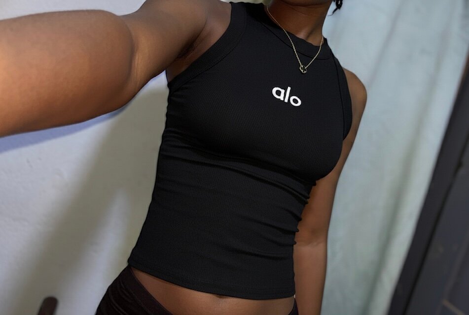 Top sportif élégant Alo