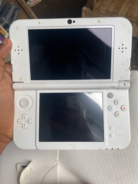 Nintendo new  3DS Xl occasion + 25 jeux