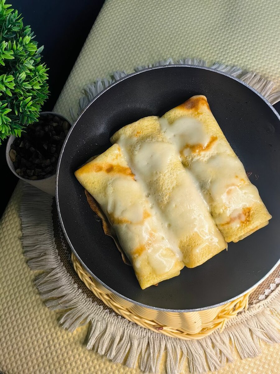 Pastels et crêpes à la viande