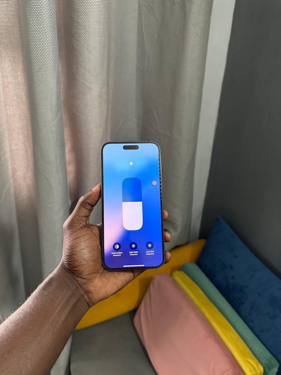 iPhone 14pro Max 128giga doccasion très propre