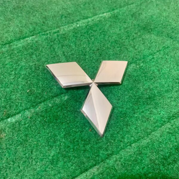 Pack of 1 Mistubushi Lance Front grill Emblem