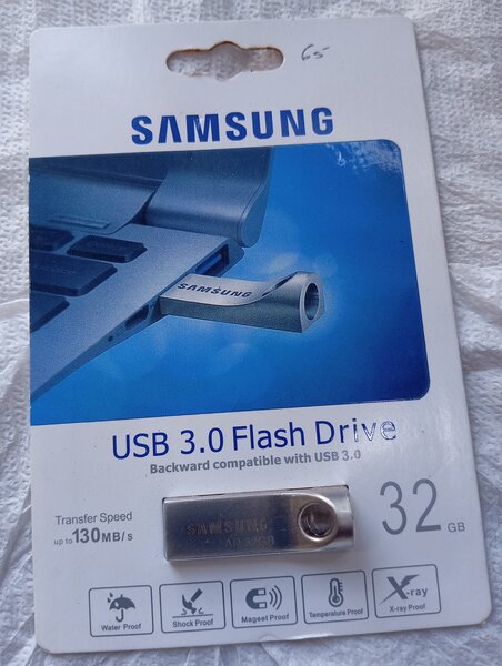 Samsung USB  flash drive