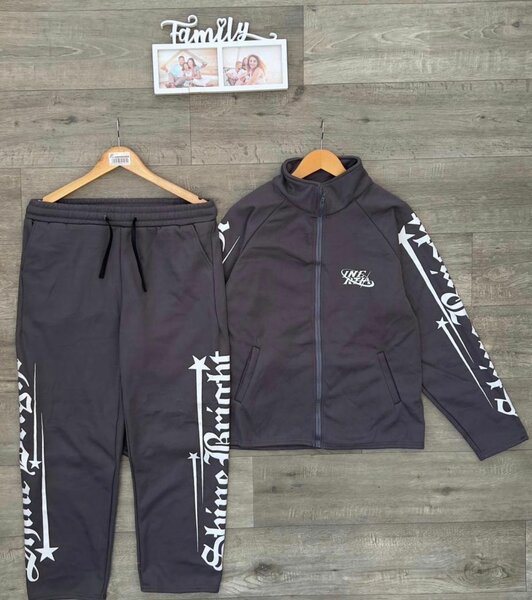 Ensemble de jogging moderne