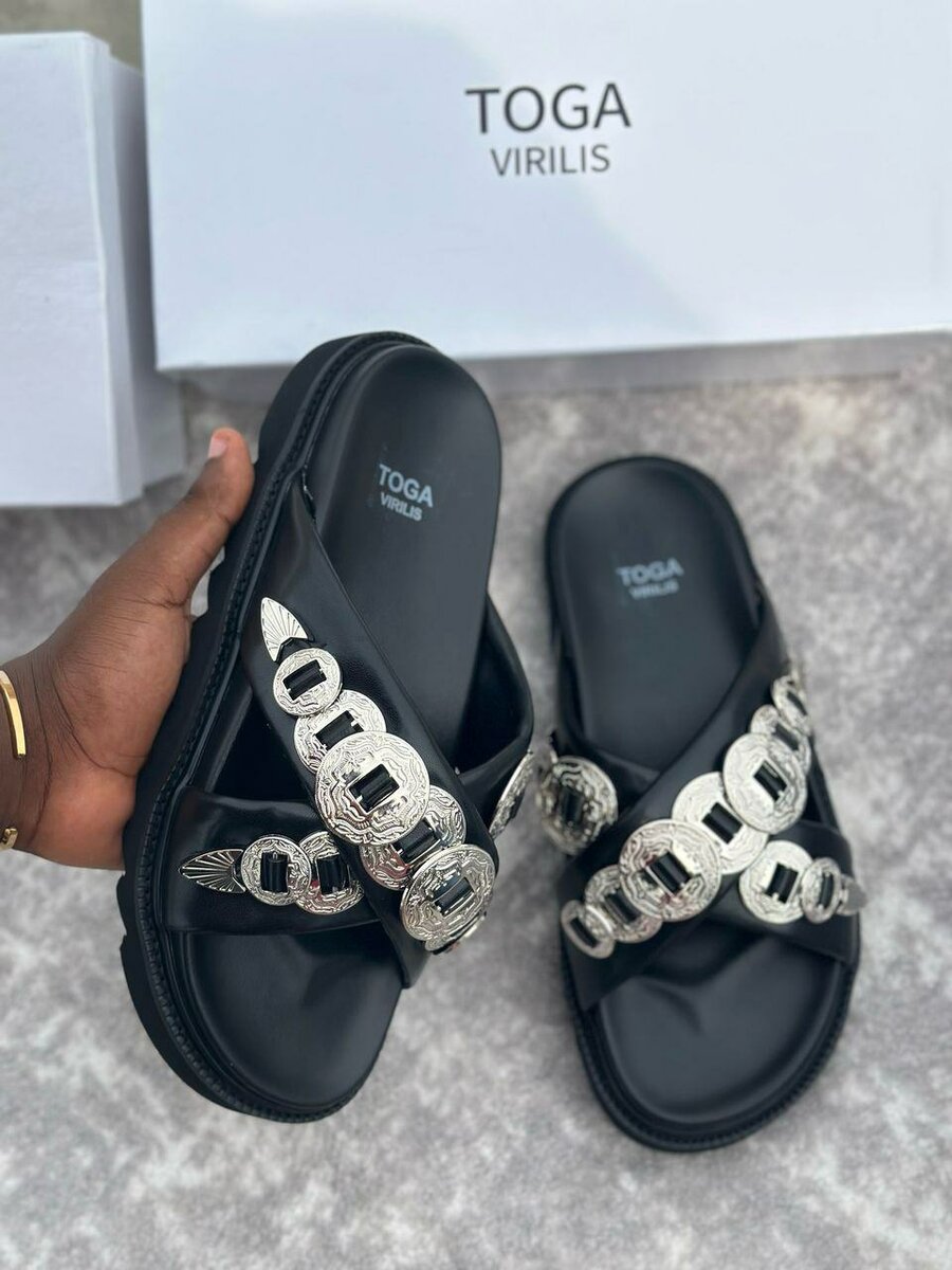 SANDALE HOMME EN GOMME