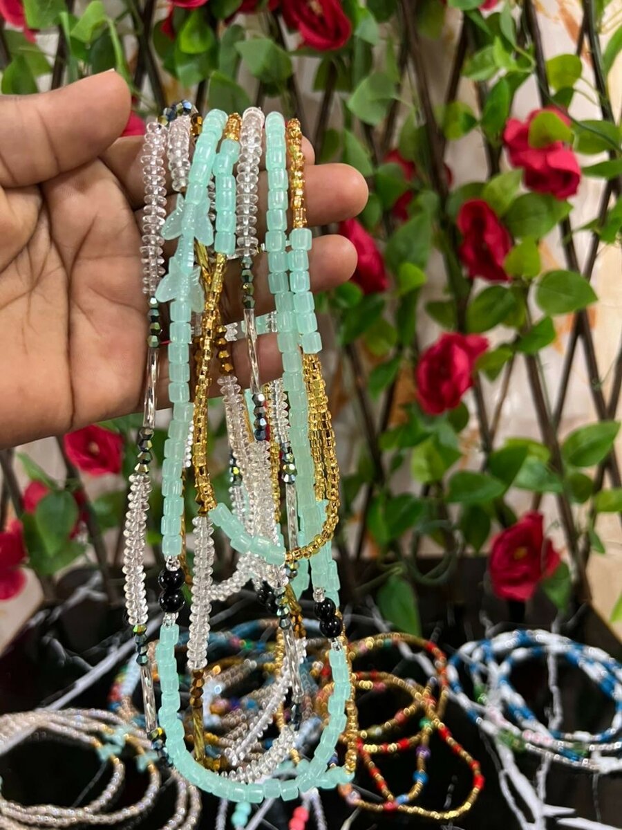 Colliers en perles colorés