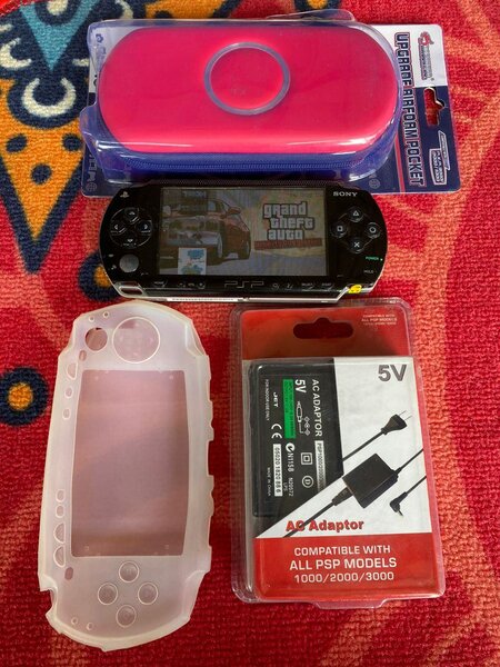 Console PSP avec accessoires