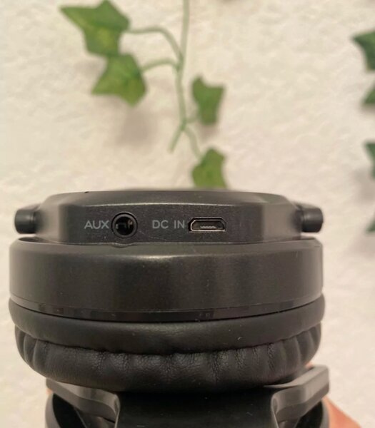 Продаю наушники HOCO W11.