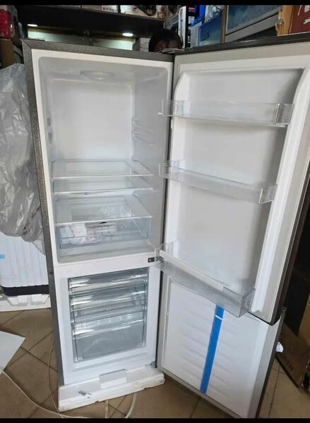 Réfrigérateur double porte moderne