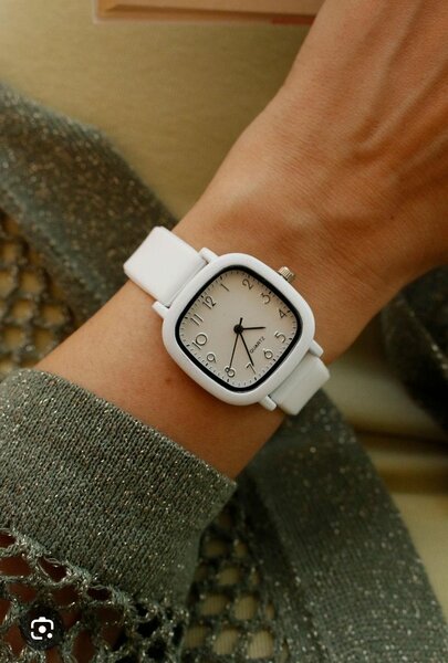 Montre tendance blanche élégante