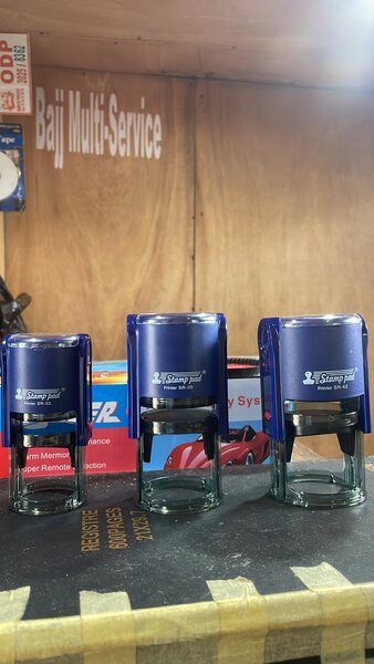 Tampons encreurs rectangulaires et ronds