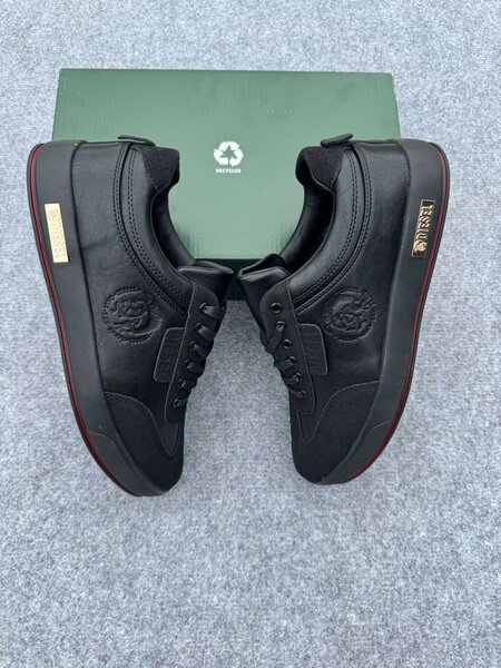 Sneakers en cuir noir élégantes