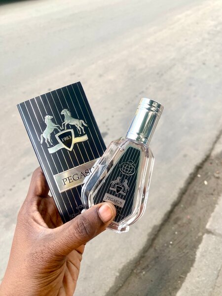 Parfum intense Pegasi 1983