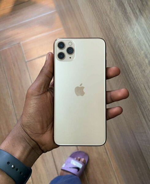 iPhone 11 pro max 64gig