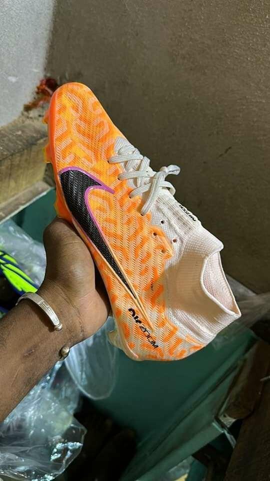 Chaussures de football légères