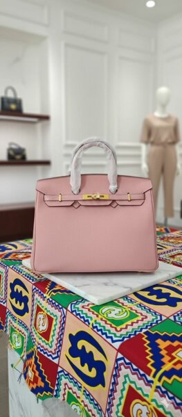 Sac à main élégant rose