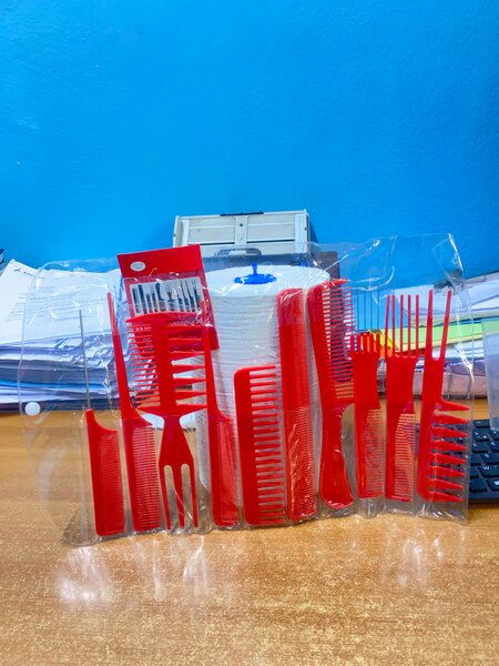 Ensemble de Peignes Rouges