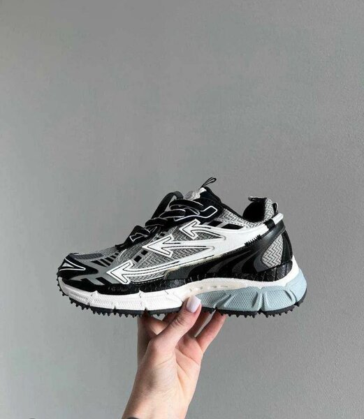 Baskets Off-White™ élégantes