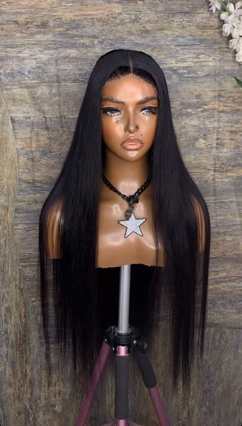 Frontal glueless wig       Bone straight.   Grade 12a