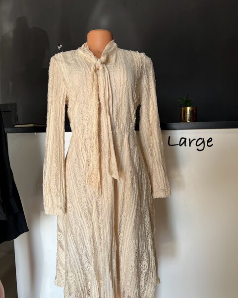  women's beautiful dress 