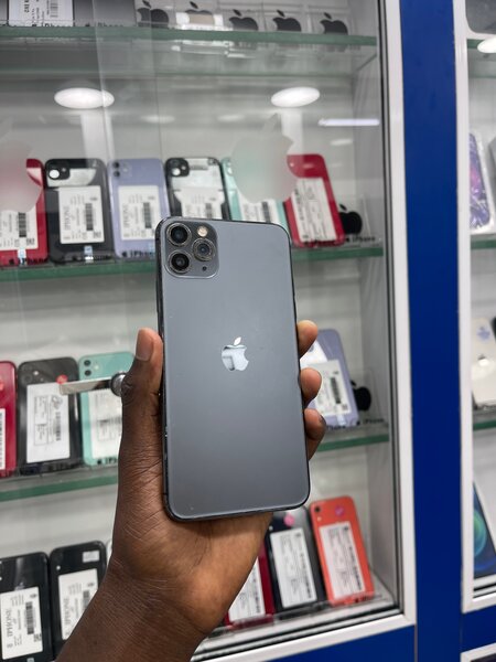 iPhone 11 Pro Max Gris Sidéral