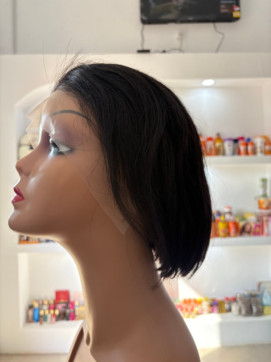 Perruque bob naturelle en dentelle
