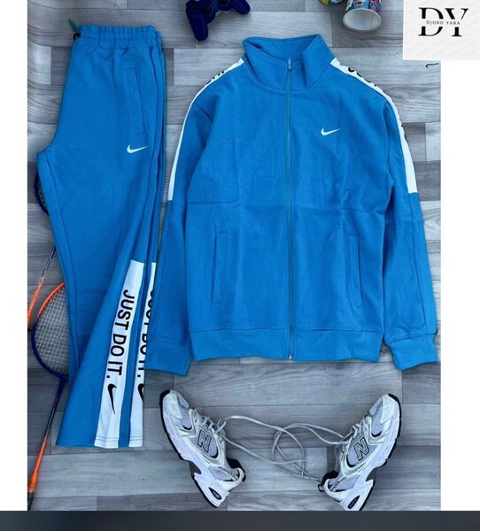 Survêtement sportif Nike bleu