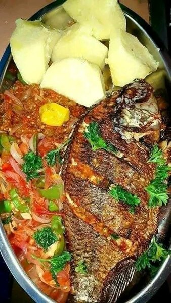Poisson grillé et légumes