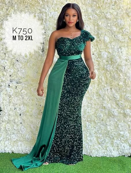 Women's long evening dress in    green