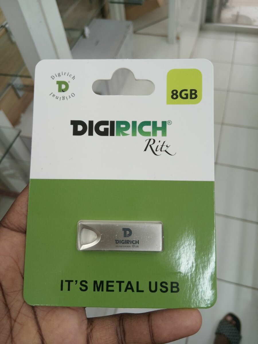 Clé USB 8GB Métal Digirich