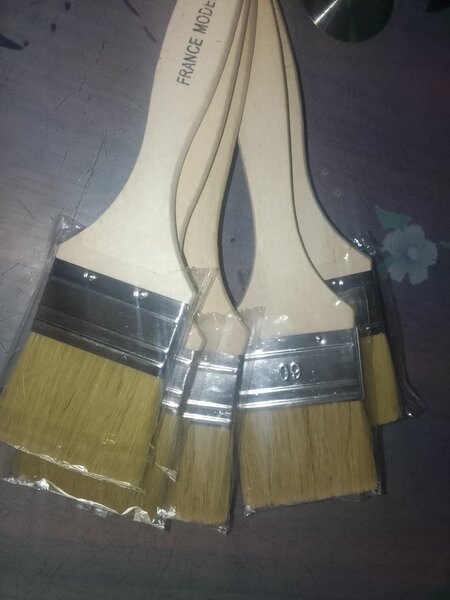 Pinceaux à peinture en bois