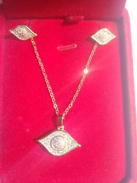 Gold Eye Necklace Set