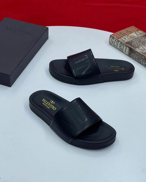 Claquettes en cuir élégantes