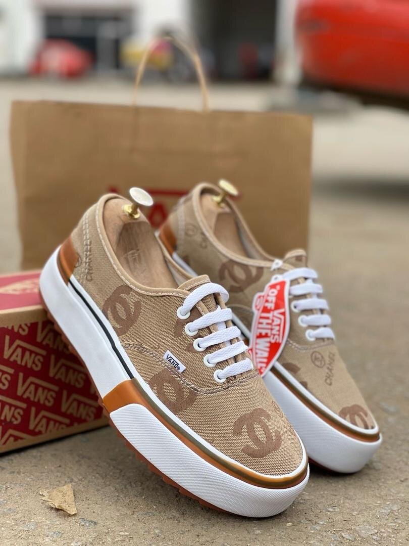 Baskets tendance en toile beige