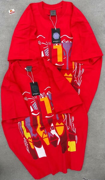 T-shirt graphique tendance