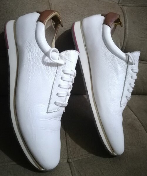 Chaussures blanches élégantes