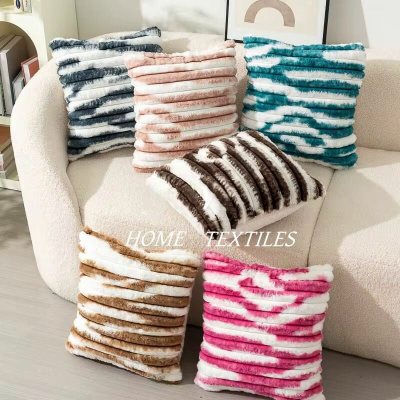 Coussin en fausse fourrure doux