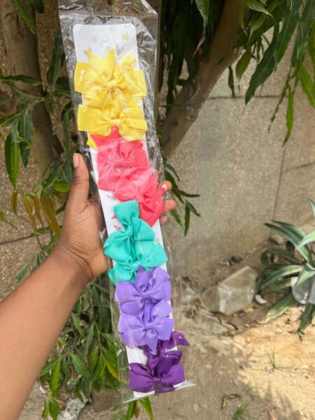 Épingles à cheveux en fleurs colorées