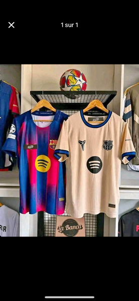 T-shirts de football colorés