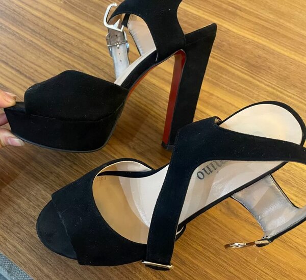 Стильные босоножки туфли