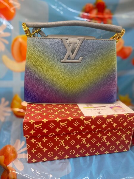 Sac à main en cuir dégradé