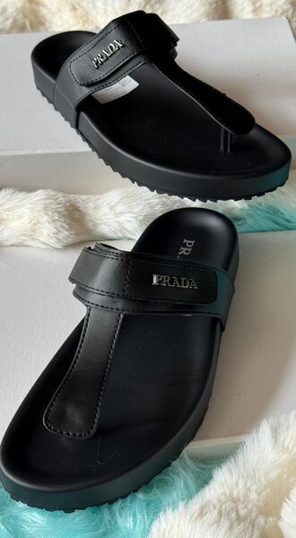 Sandales Prada Noires Élégantes