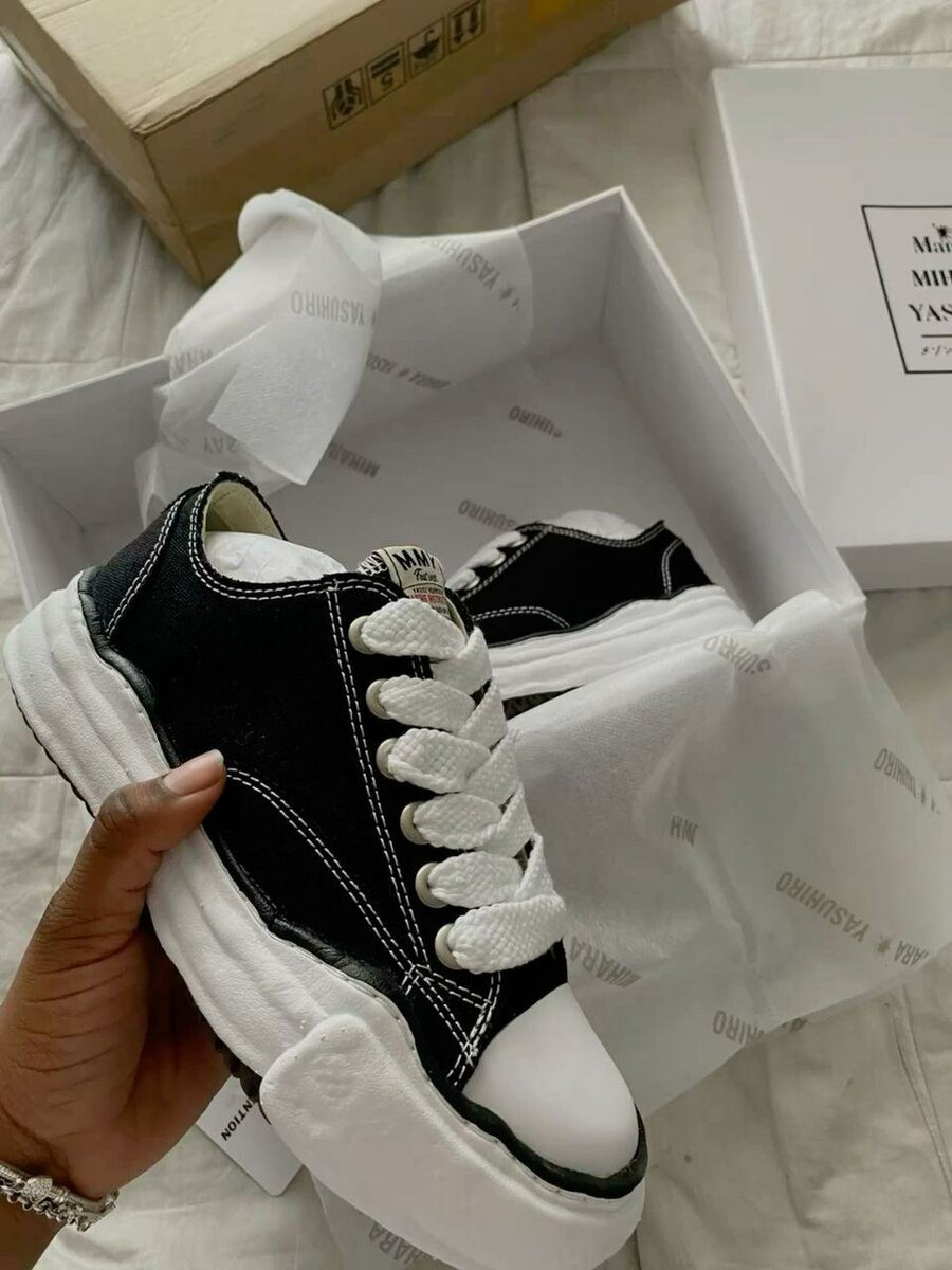 Baskets noires unisexes MMY