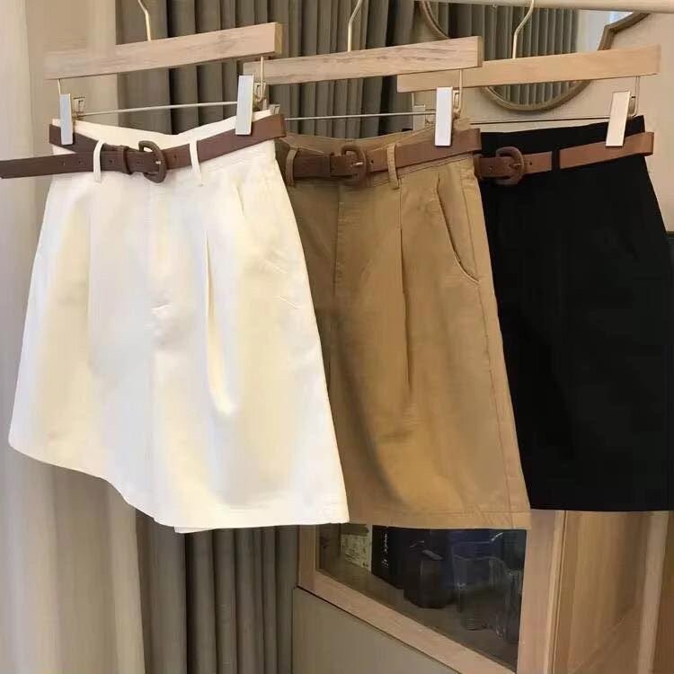 Shorts élégants avec ceinture