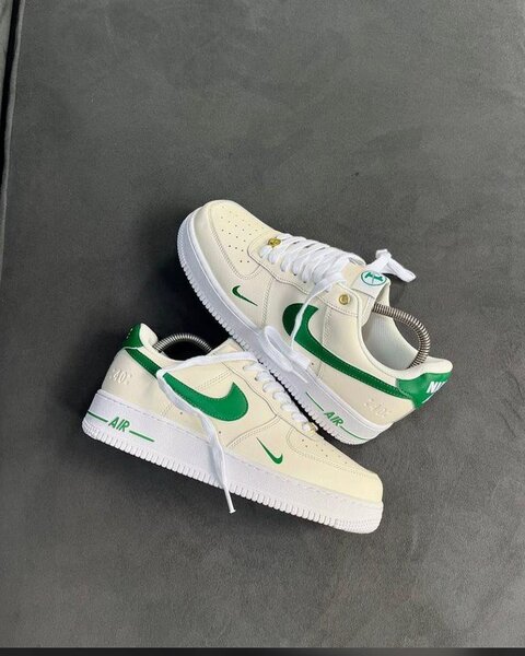 NIKE AIRFORCE CLASSIC