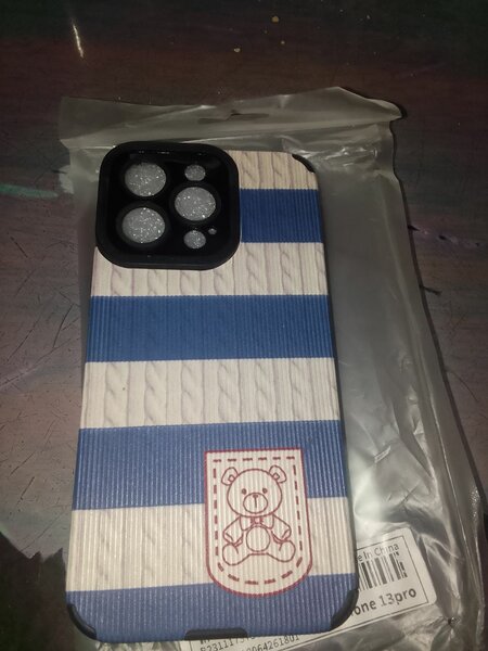 Coque pour iPhone 13 Pro rayée