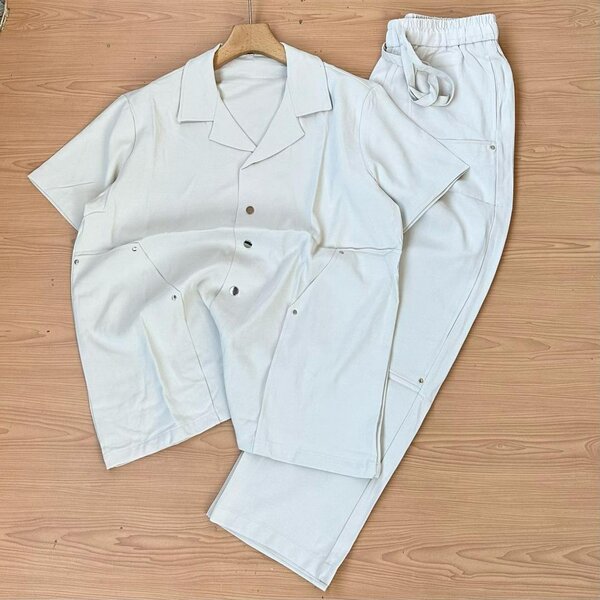 Short sleeve and jeans